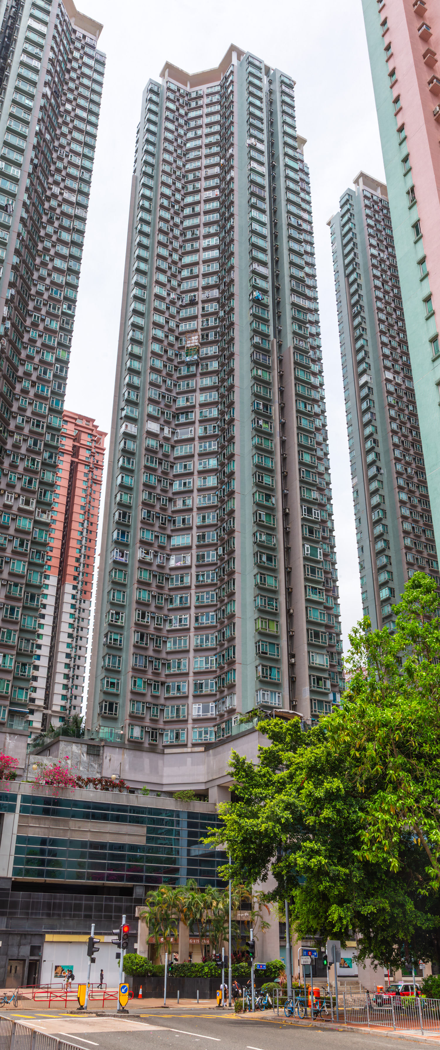 Metro City I Tower 4 - Looking up&nbsp;
