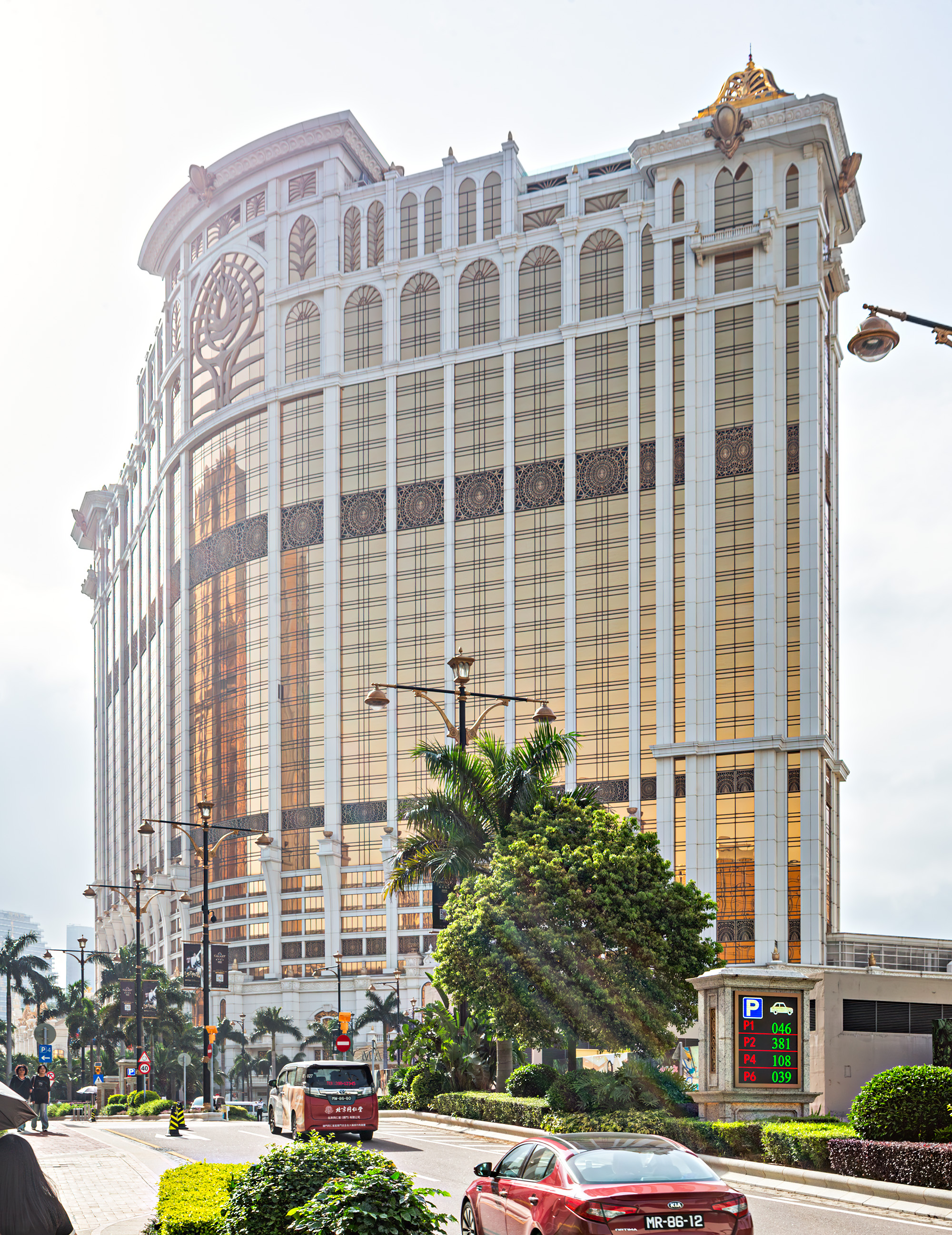 Galaxy Macau Phase II - Very bad photo against the sun&nbsp;