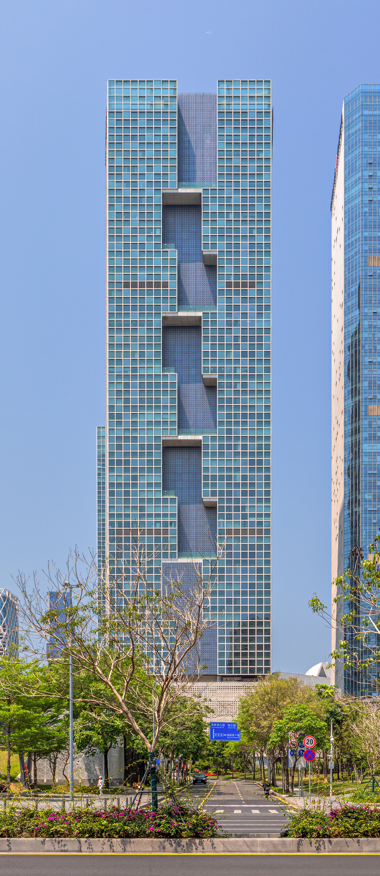 Baidu Headquarters East Tower - View from the east 