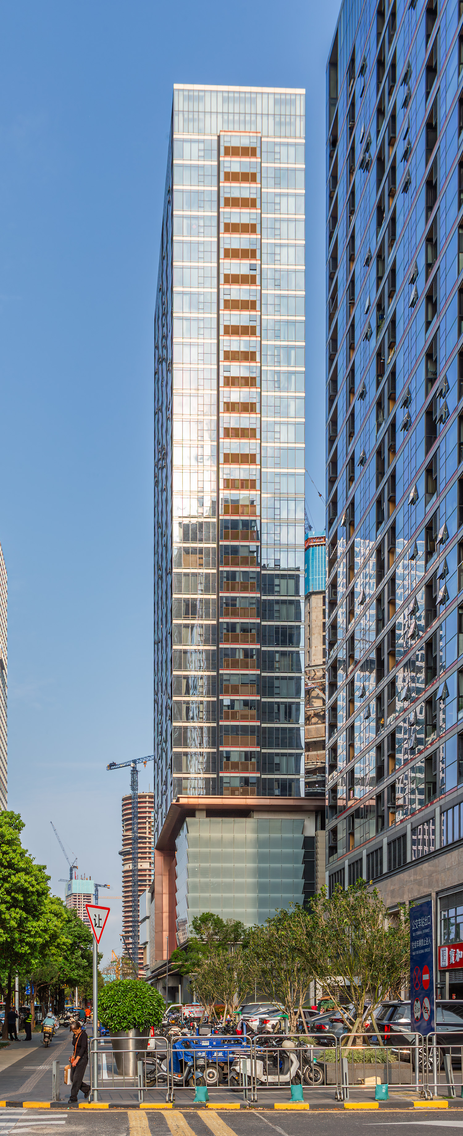 Hongshu Bay Metro Station Building H - View from the west 