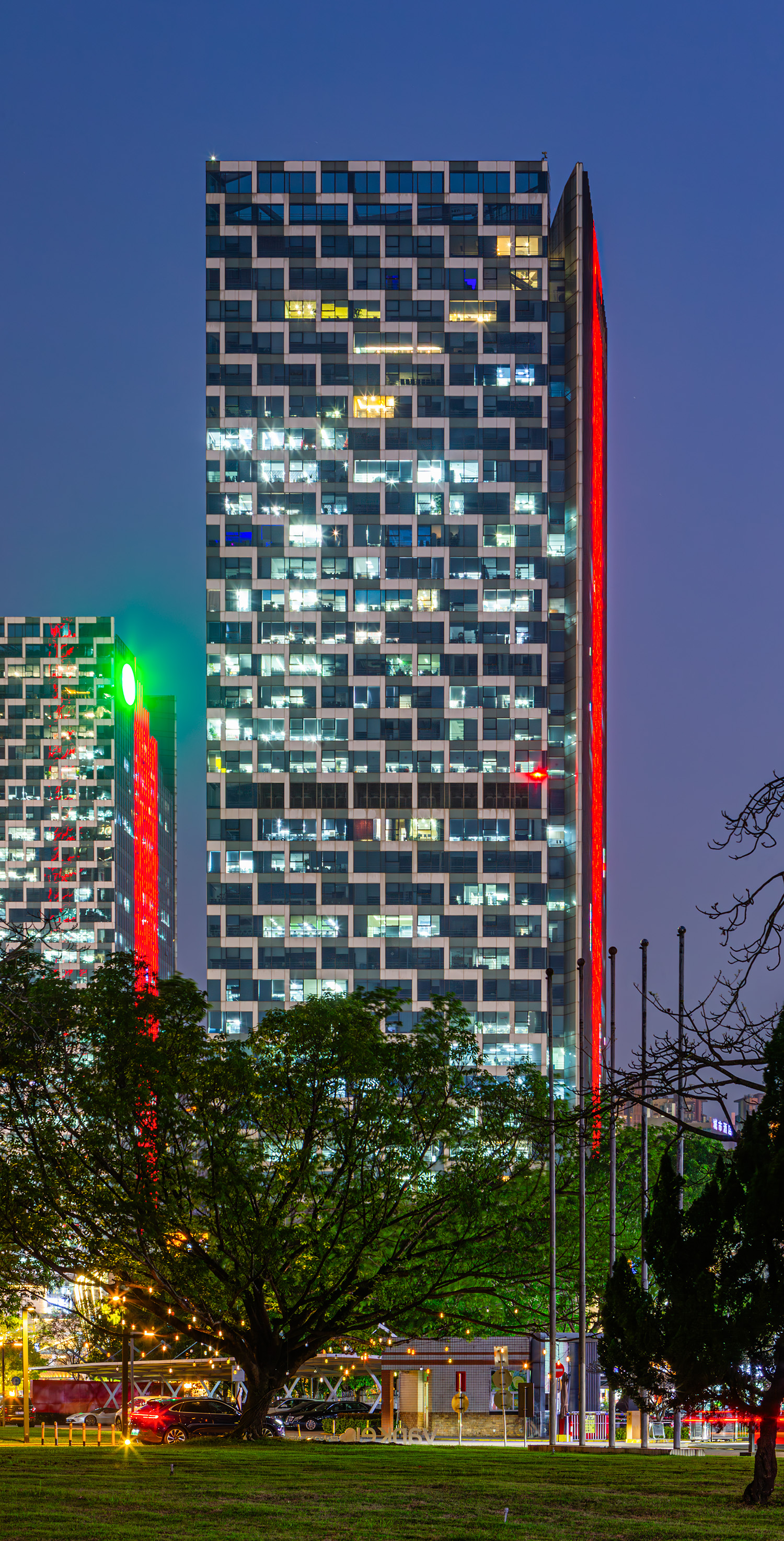 Galaxy World Tower A - View from the northeast 