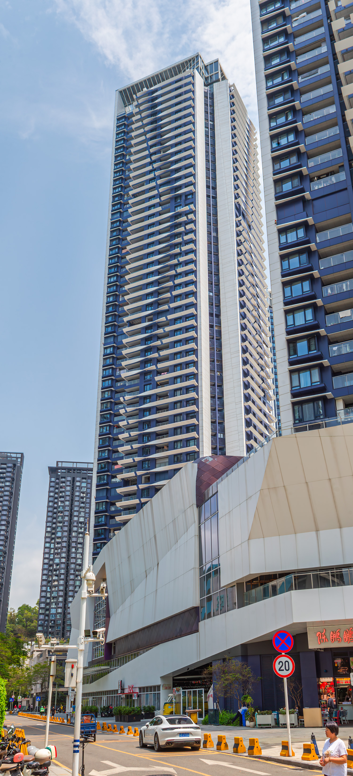 The Peninsula Phase 4 Tower C - Looking up 