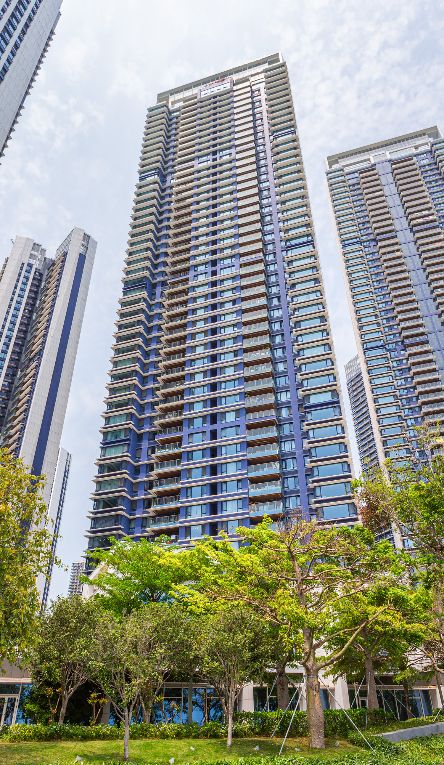 The Peninsula Phase III Tower 2 - Looking up 