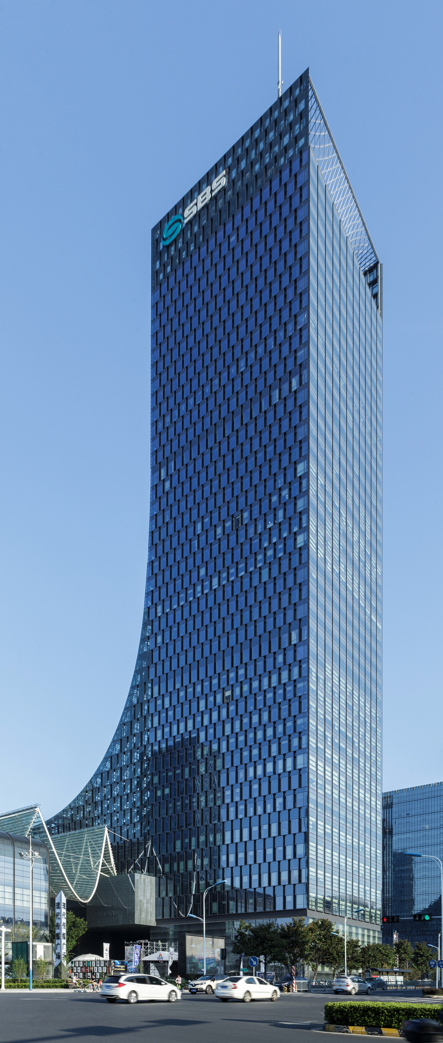 The Suzhou Modern Media Plaza Tower 1 - View from the northeast 
