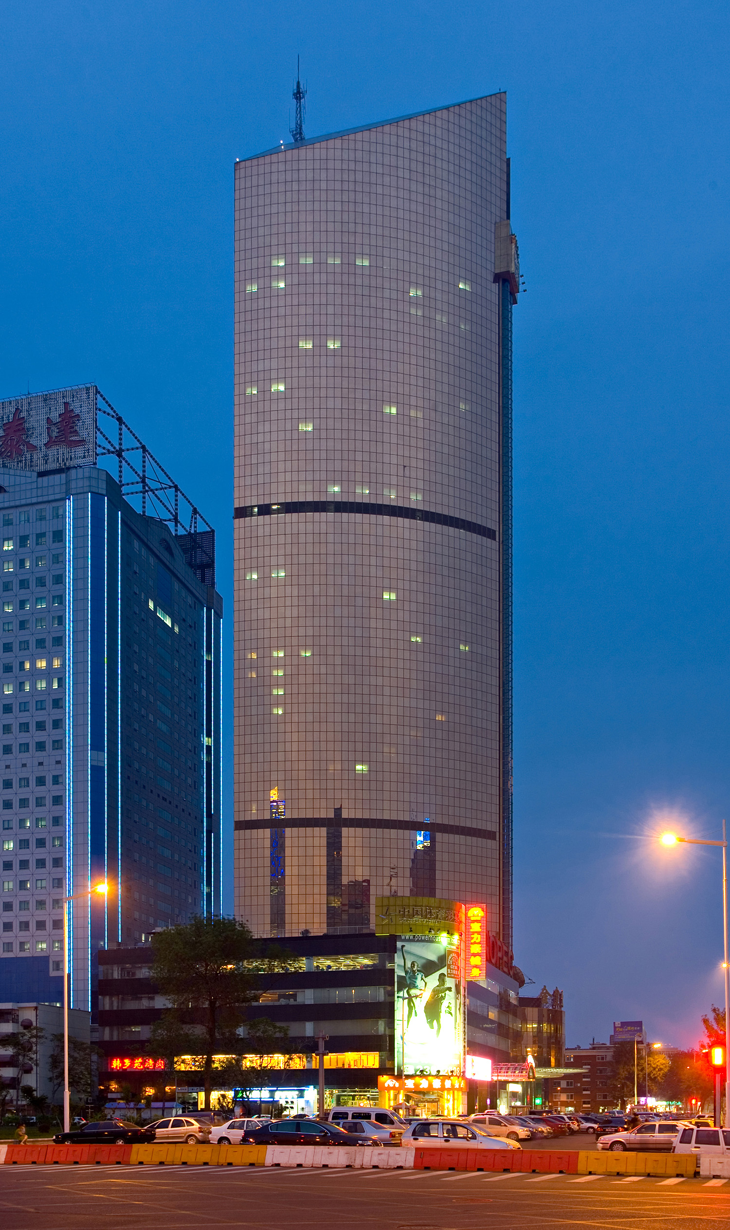 Golden Crown Tower - Night view from the northeast 