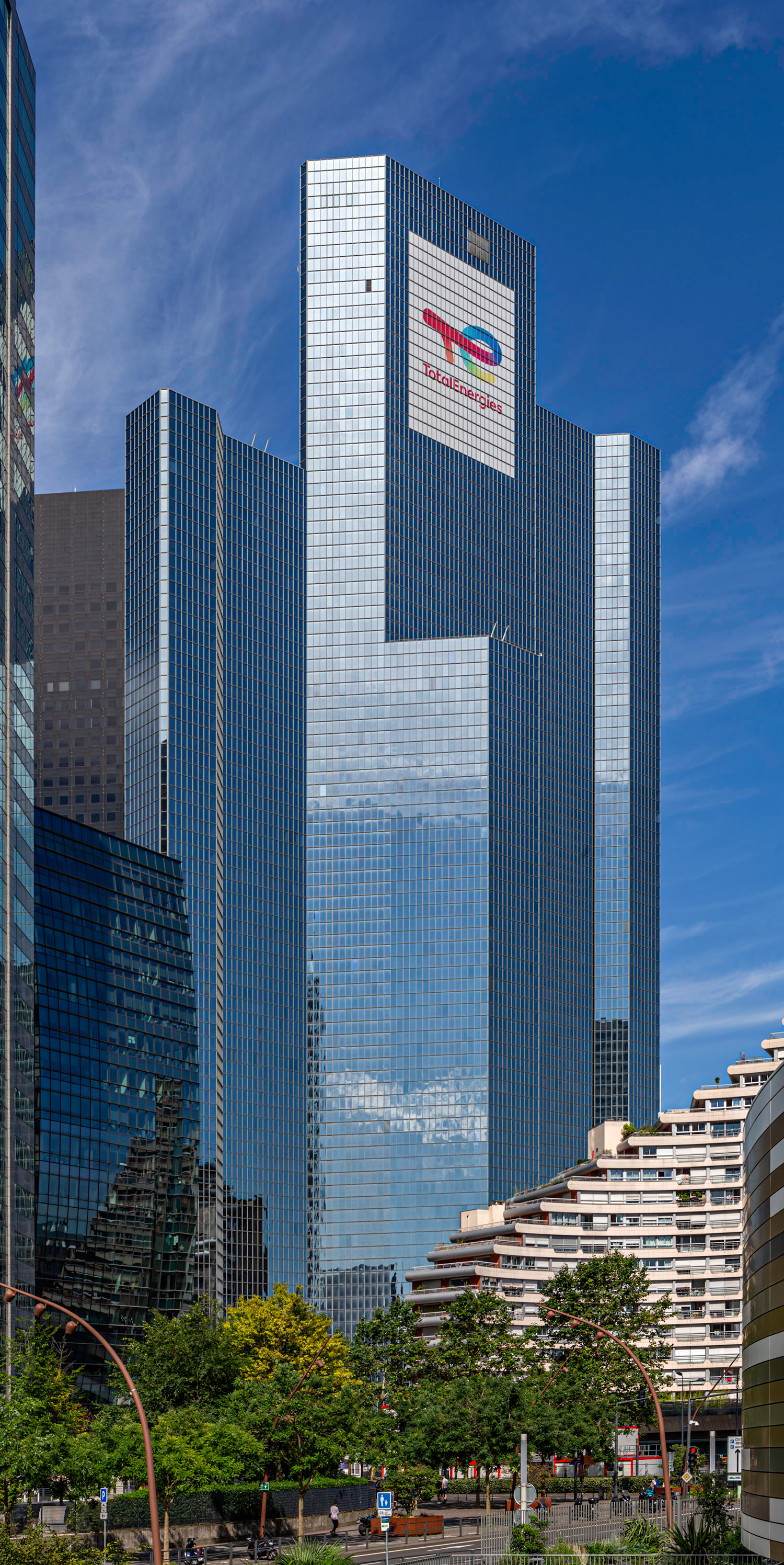 Tour Total Coupole - View from the east 