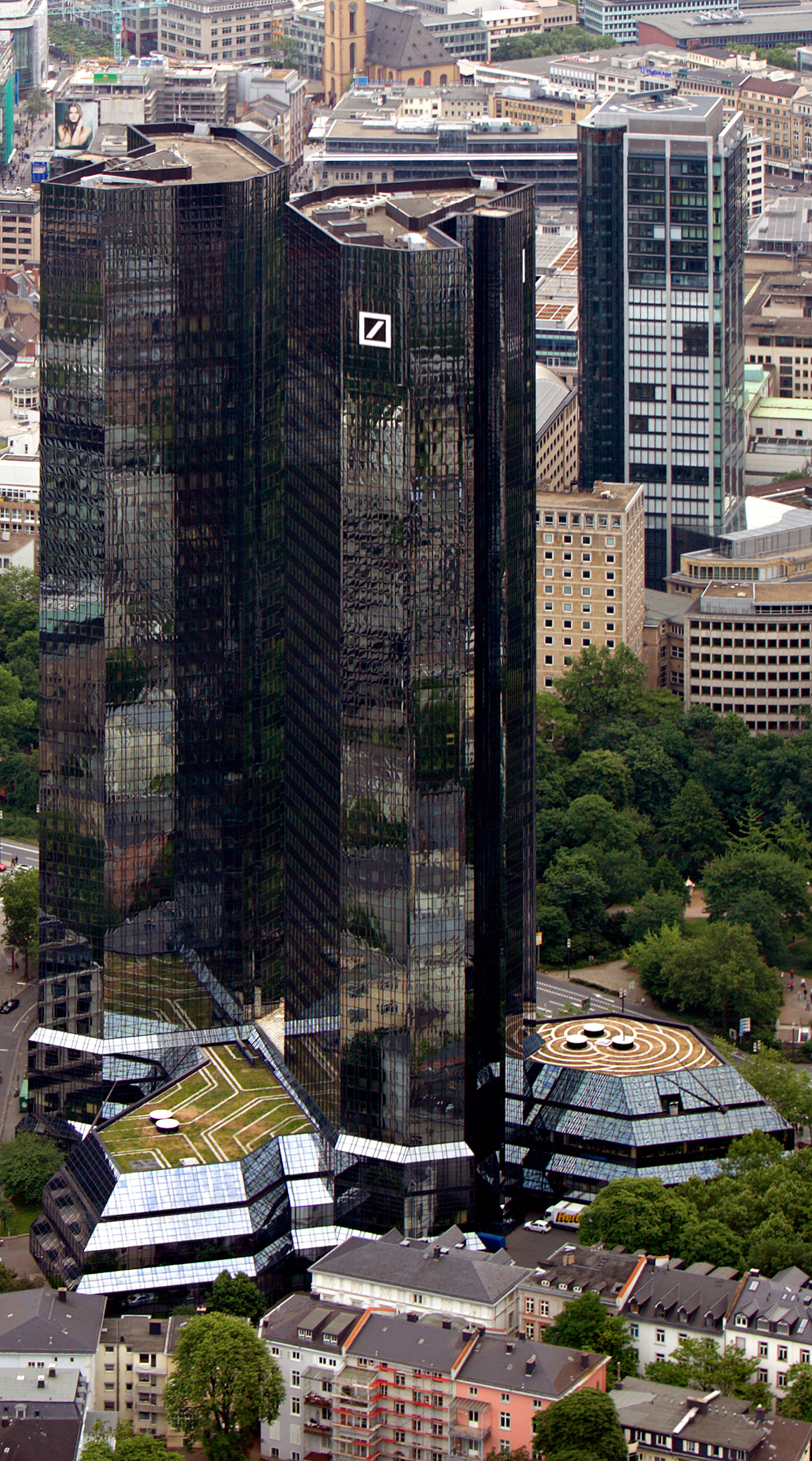 Deutsche Bank Tower I - View from a helicopter 