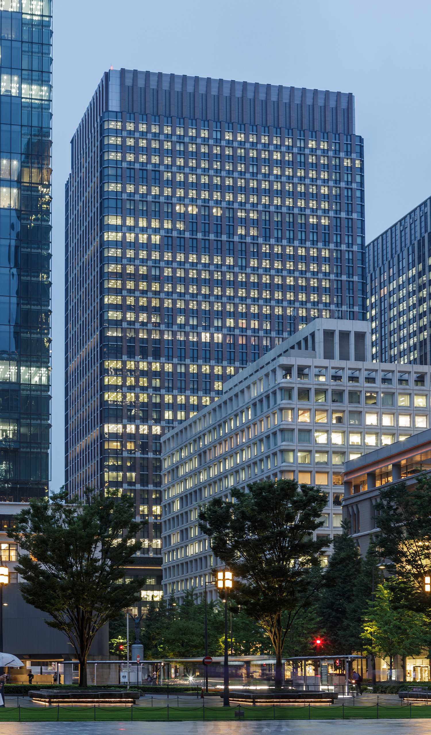 Marunouchi Park Building - View from the northeast 