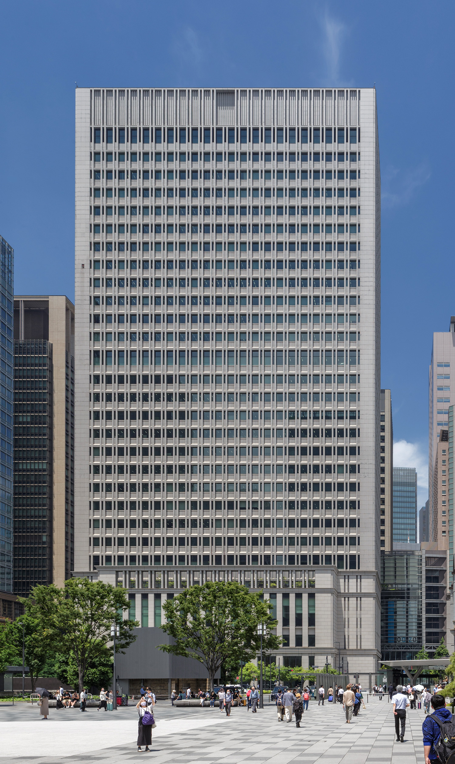 Nihon Seimei Marunouchi Building - View from the south 