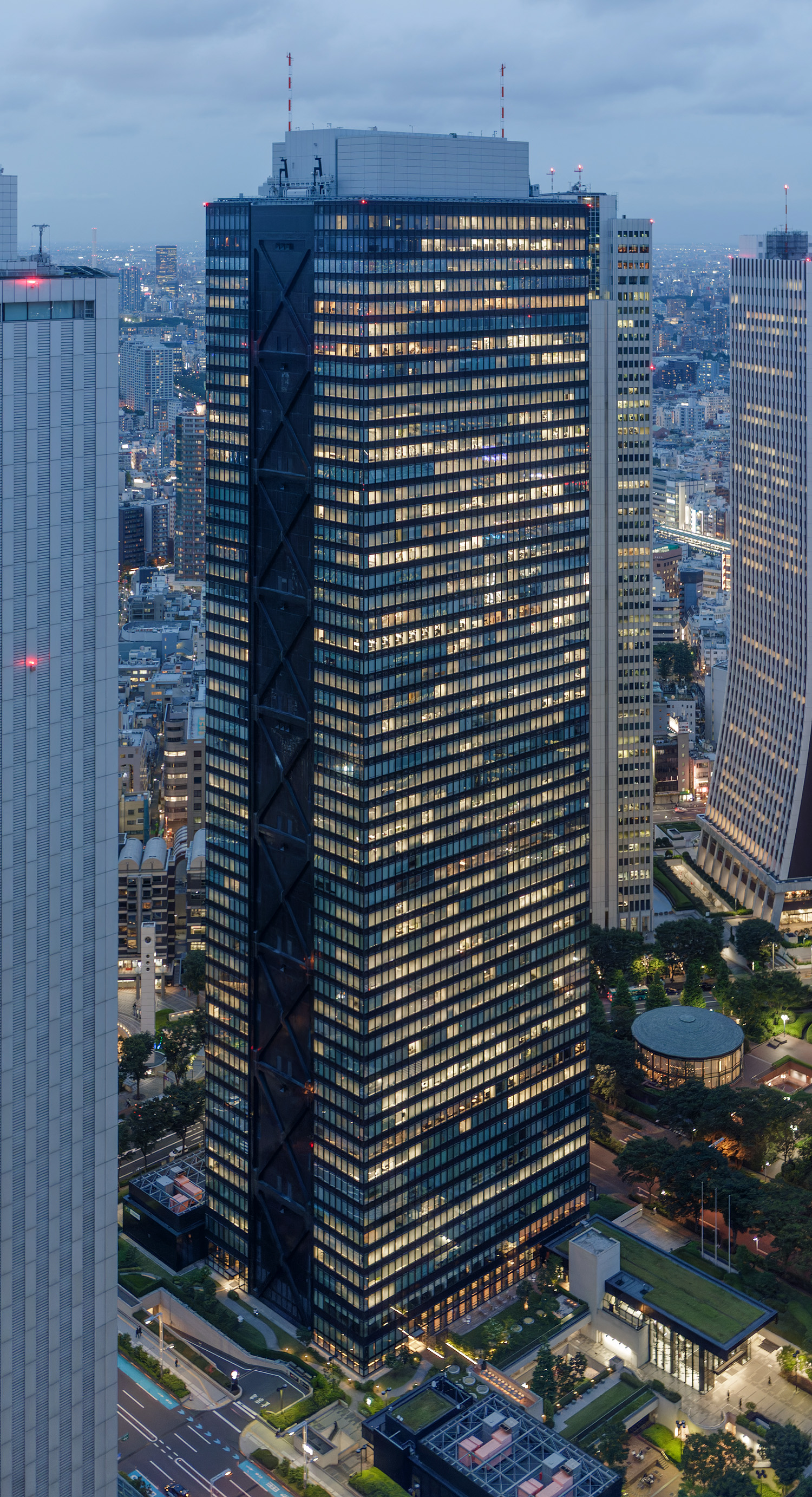 Shinjuku Mitsui Building - View from Tokyo Metropolitan Government Building 