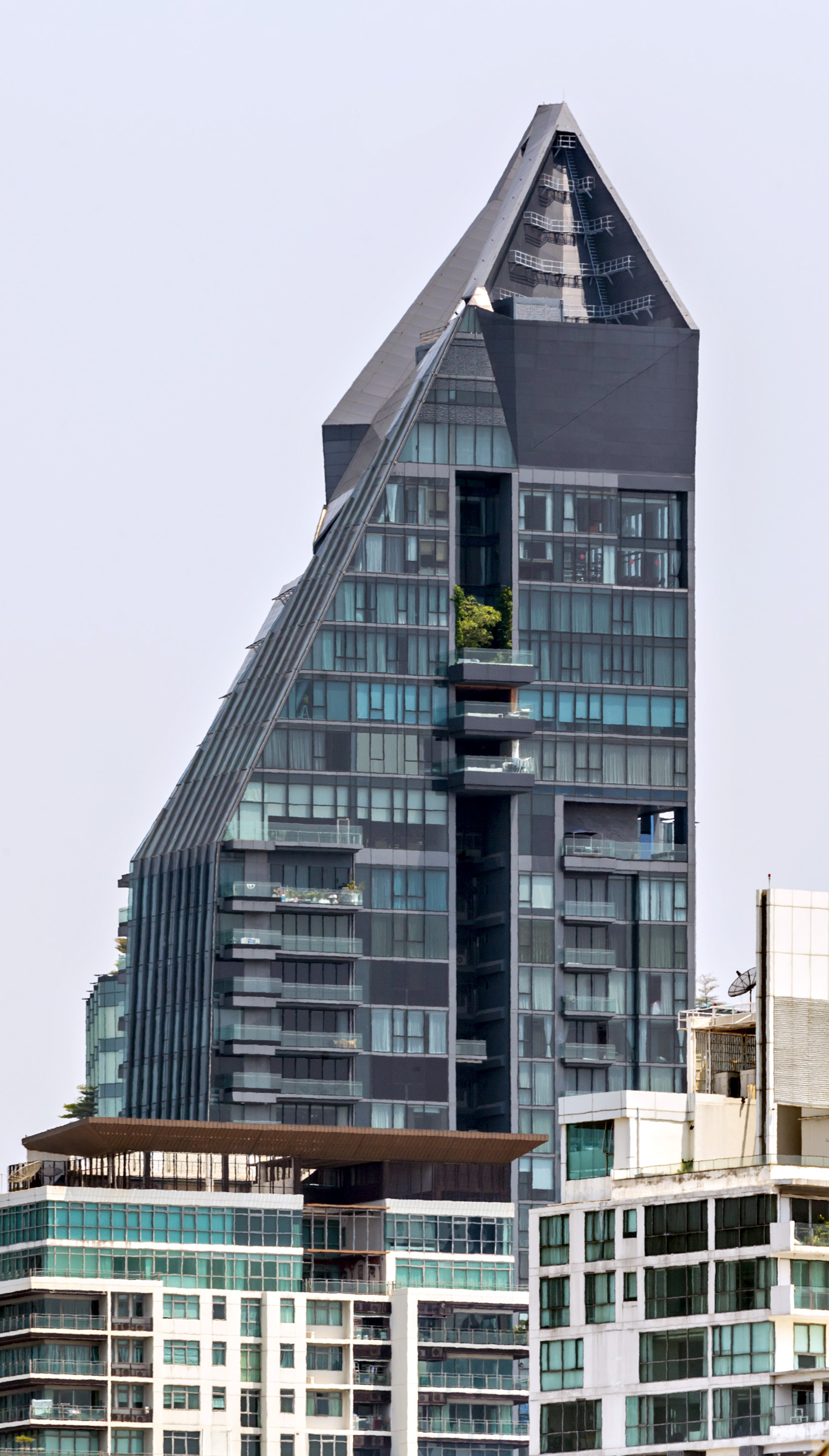 Marque Sukhumvit - Top floors seen from a distance 