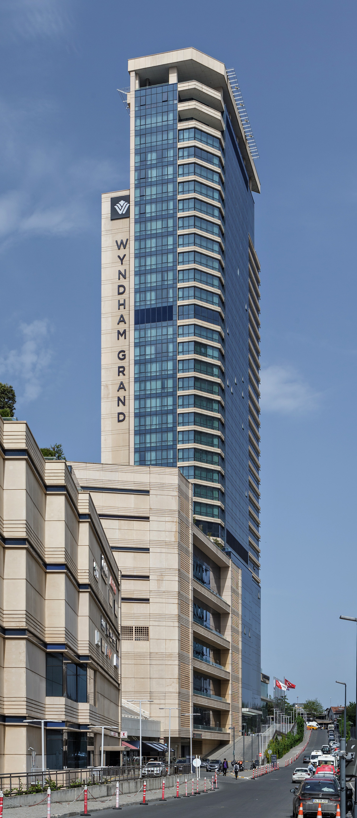 Ozdilek Plaza Tower A - View from the west 