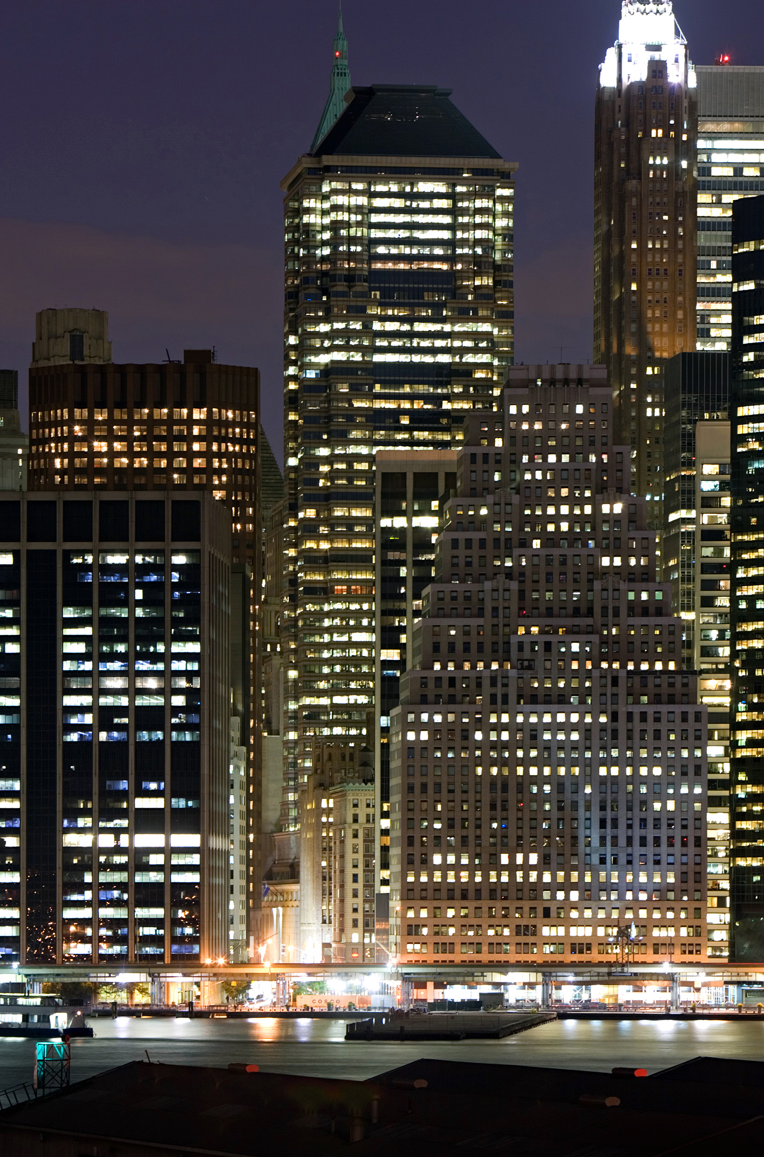 Deutsche Bank Building - Night view from Brooklyn Heights 